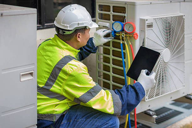 Professional Hvac technician working in Brookhaven, PA